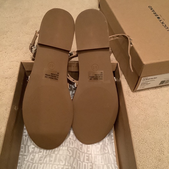STEVE MADDEN TRAVEL TAN SANDALS SIZE 8.5 - Picture 3 of 4